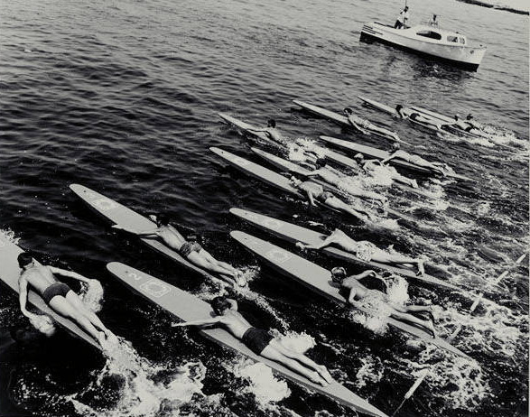 Prova de paddleboard nos anos 50