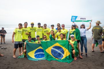 equipe brasileira de sup e paddleboard no mundial da isa
