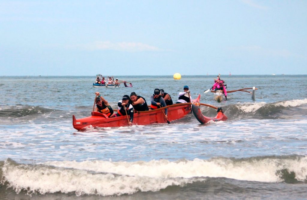 Campeonato feminino Santista de canoa havaiana
