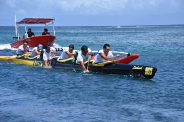 Equipe OPT remando no Taiti