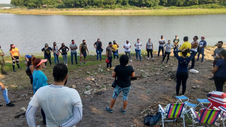 ação de limpeza no rio Paraguai