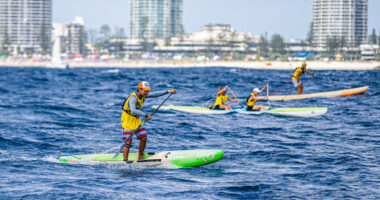 Acompanhe a prova de longa distância da 12 Towers Ocean Paddle Race direto da Austrália.