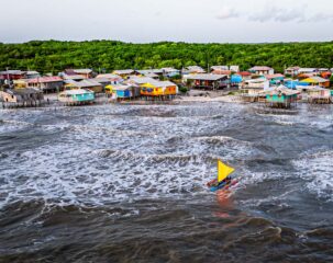 Canoa havaiana impulsiona pesquisa sustentável de microplásticos na Amazônia