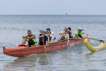 canoa havaiana microplástico