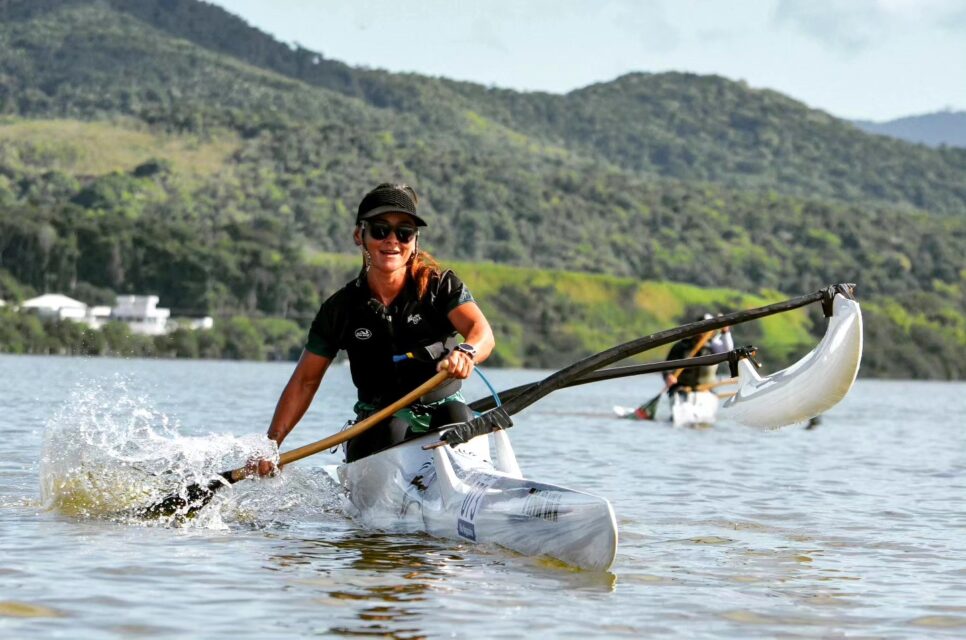 Rie Nagasako acidente de canoa havaiana quebra-mar